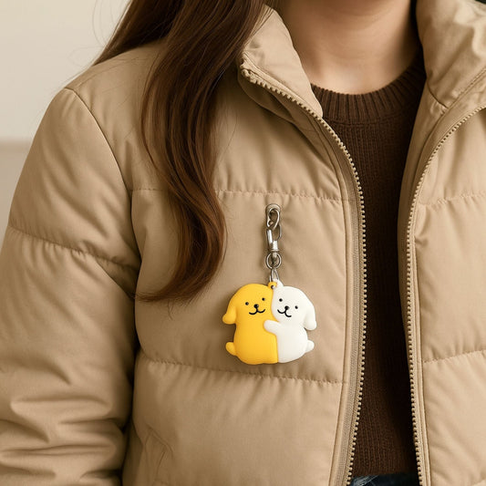 Traceur GPS Enfant <br> Deux Chiens Amoureux, Design Attendrissant en Silicone avec Mousqueton