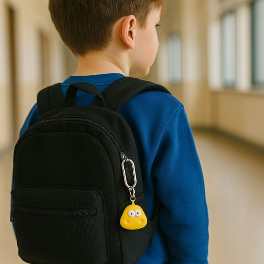 Traceur GPS Enfant <br> Éponge Jaune Amusante en Silicone, avec Mousqueton Intégré