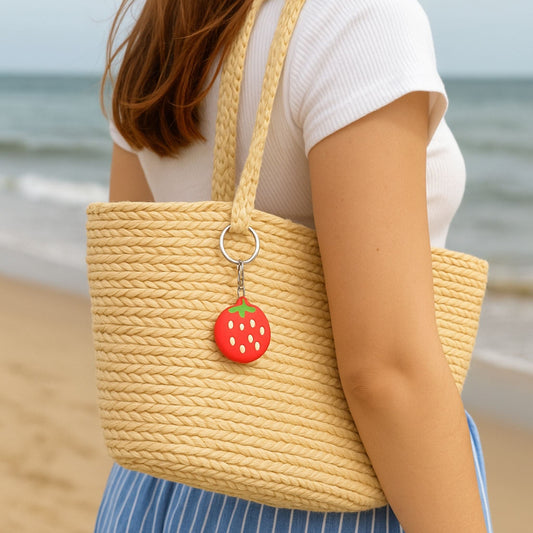 Traceur GPS Enfant <br> Fraise Gourmande, Porte-Clés en Silicone Rigolo